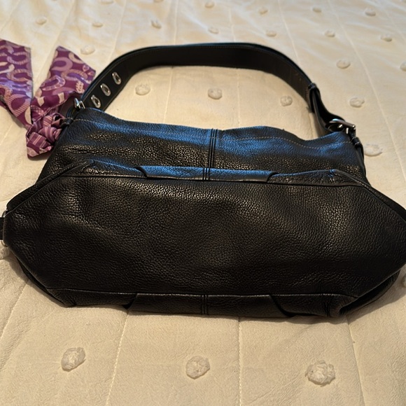 Coach Bag F15064 hobo black leather with scarf. Used Condition. Interior Stains. - Picture 2 of 13